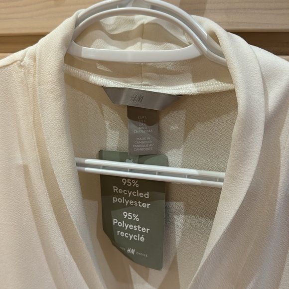 Women’s Blouse NWT - Picture 2 of 6